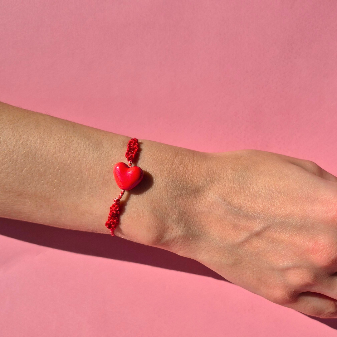 Μαρτάκι Χειροποίητο με Κόκκινη Κεραμική Καρδιά και Μακραμέ για Ενήλικες και Παιδιά