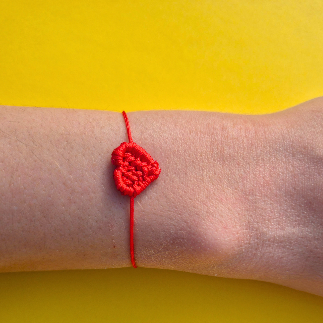 Μαρτάκι Χειροποίητο Μακραμέ Μικρή Κόκκινη Καρδιά για Ενήλικες και Παιδιά