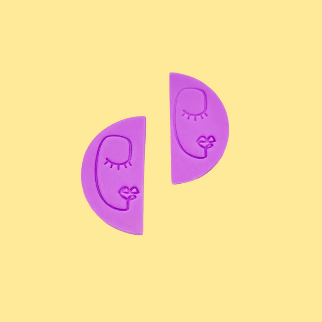 Χειροποίητα Σκουλαρίκια Καρφωτά από Πηλό Abstract Face Ανοιχτό Μωβ