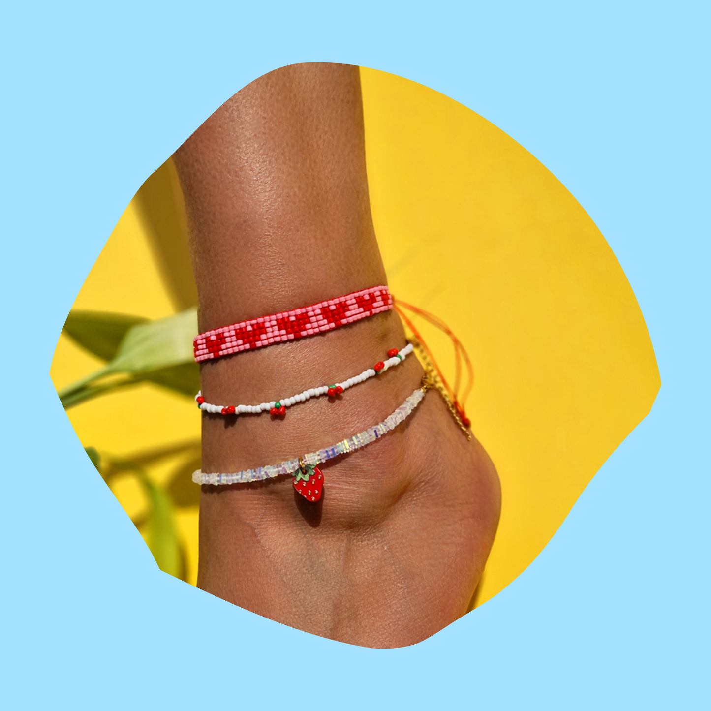 Χειροποίητο Βραχιόλι Ποδιού Λευκό με Κερασάκια από Χάντρες