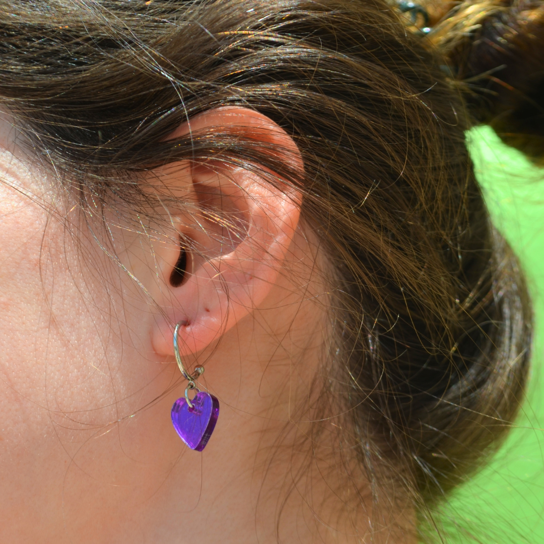 Ατσάλινα Ασημένια Σκουλαρίκια Κρίκοι με Μωβ Καρδιές Little Heart