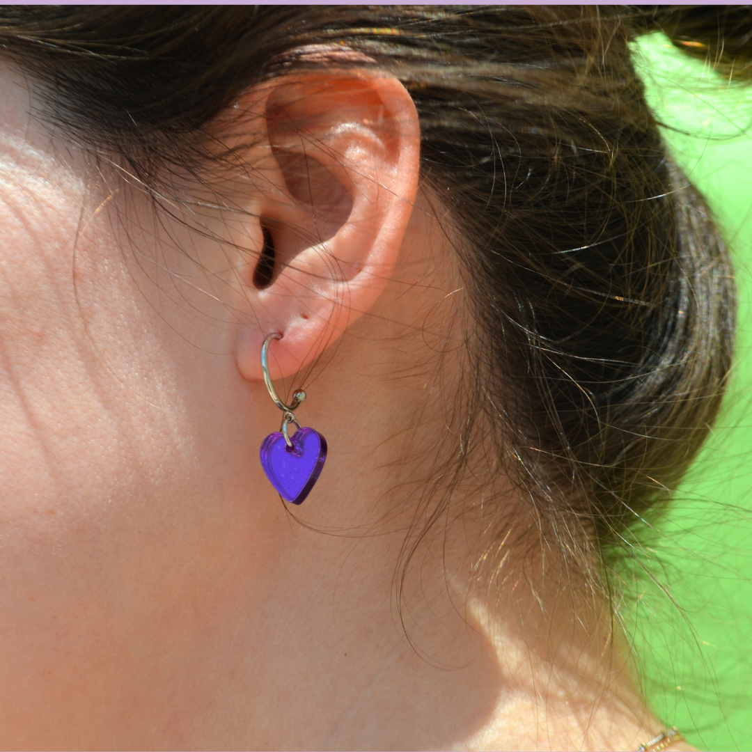 Ατσάλινα Ασημένια Σκουλαρίκια Κρίκοι με Μωβ Καρδιές Little Heart