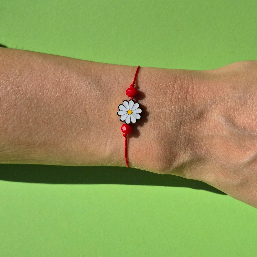 Κόκκινο Βραχιόλι με Ατσάλινο Στοιχείο Λουλούδι και Κόκκινο Κρυσταλλάκι με Μακραμέ Κούμπωμα