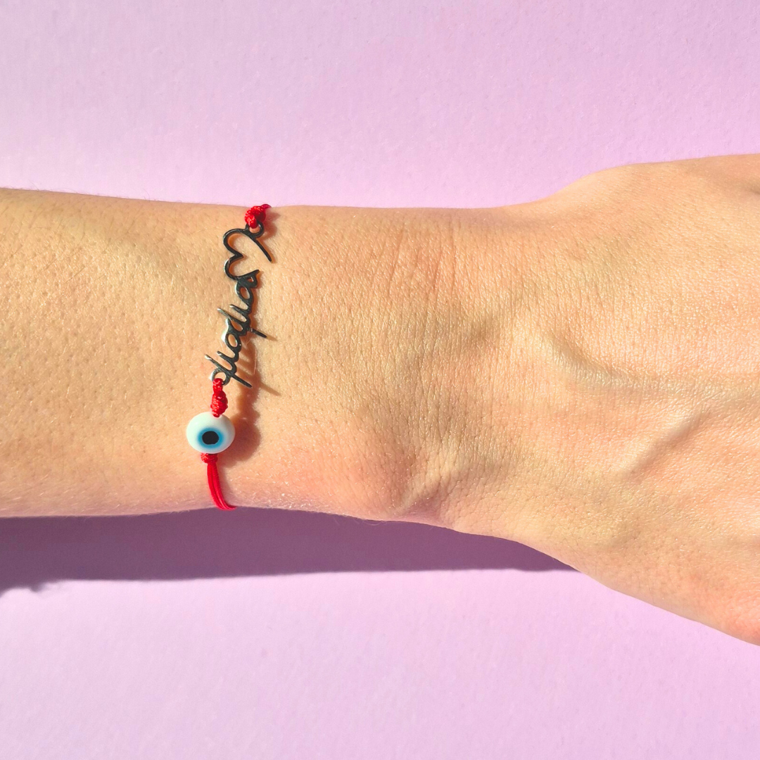 Κόκκινο Βραχιόλι με Ατσάλινο στοιχείο 'ΜΑΜΑ' και Ματάκι με Μακραμέ Κούμπωμα