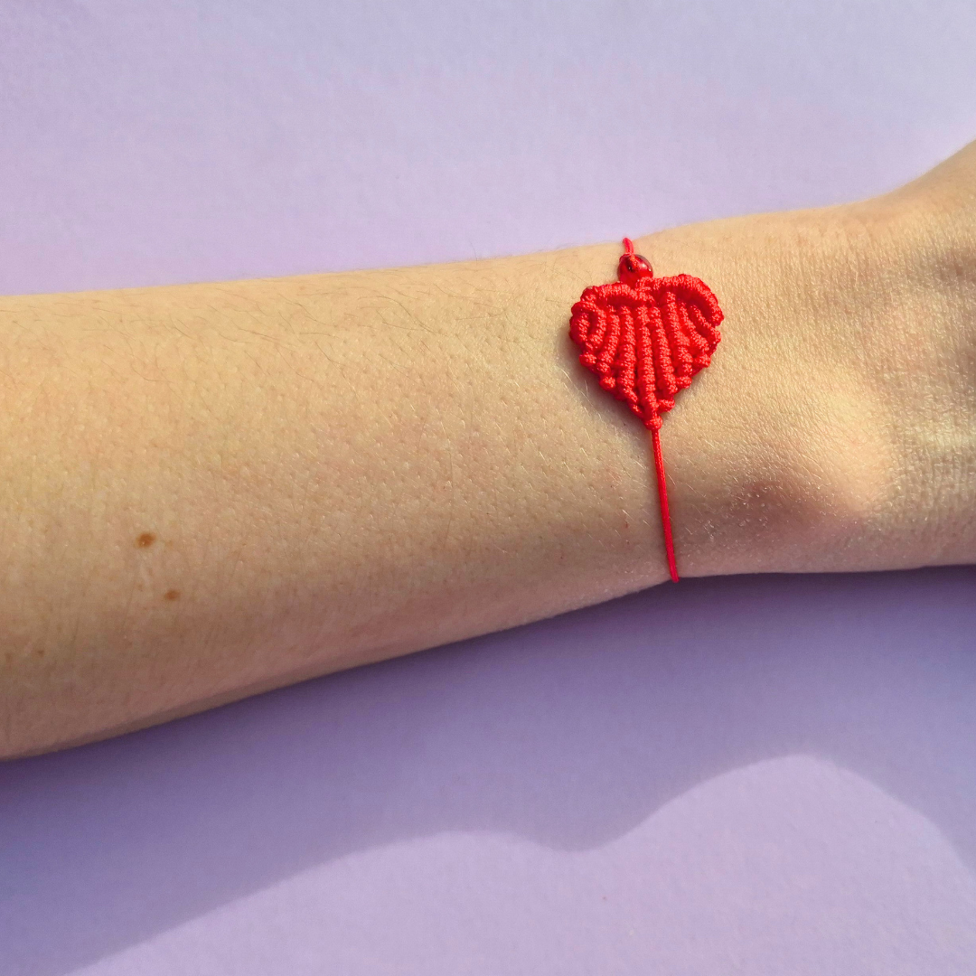 Πασχαλινή Λαμπάδα Χειροποίητη Αρωματική Ροζ με Μακραμέ Βραχιόλι Καρδιά