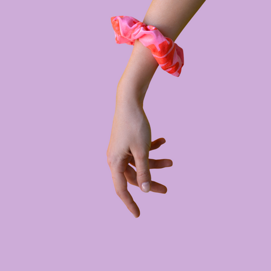 Scrunchie Σούρα Μαλλιών Βελούδινη Butterfly Love Ροζ