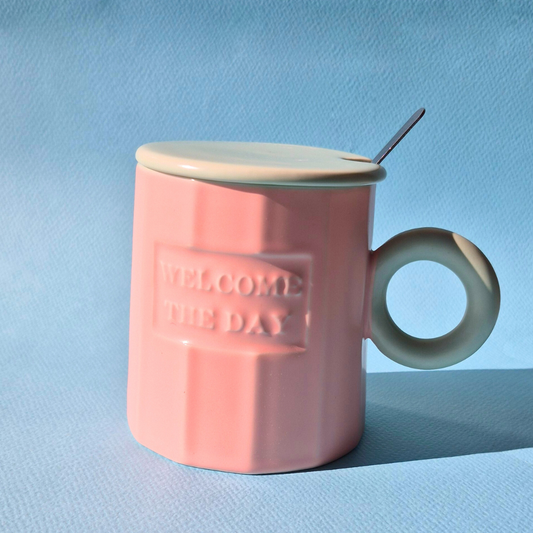 Κεραμική Ροζ Κούπα Welcome The Day με Γαλάζιο Καπάκι και Κουταλάκι