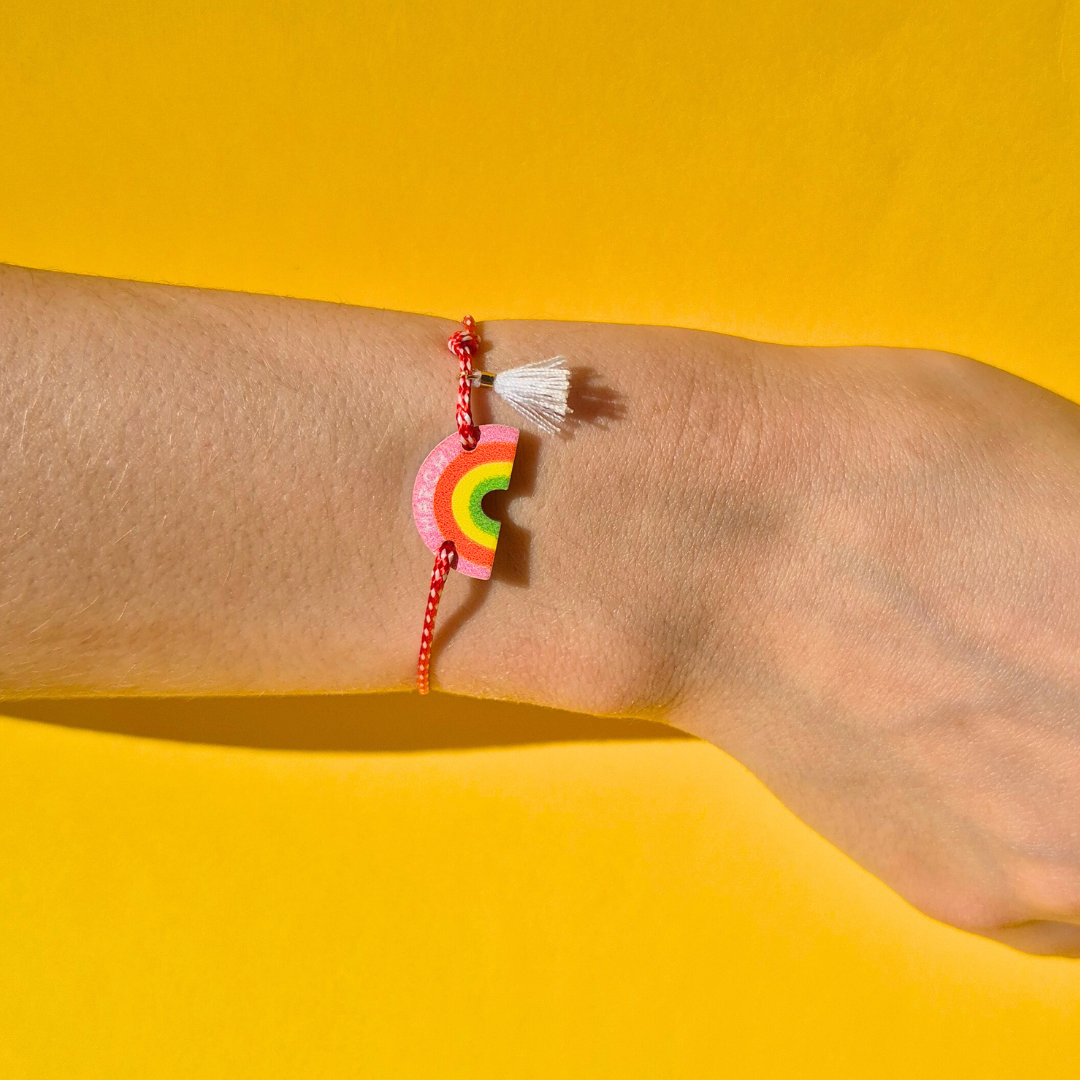 Μαρτάκι Χειροποίητο με Πλέξι Ακρυλικό Ουράνιο Τόξο, Φουντάκι και Μακραμέ για Ενήλικες και Παιδιά