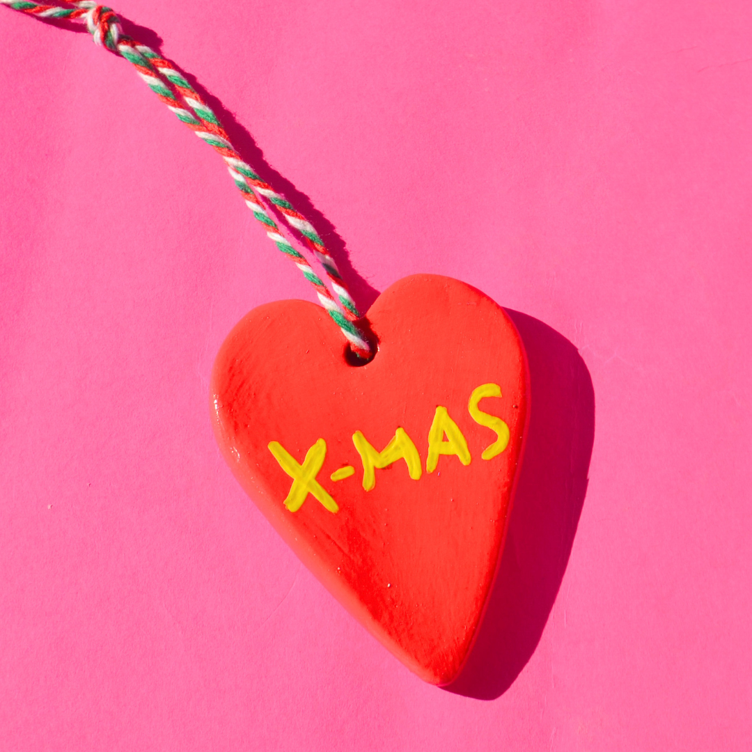Χειροποίητο Χριστουγεννιάτικο Κεραμικό Στολίδι Κόκκινη Καρδιά X-mas