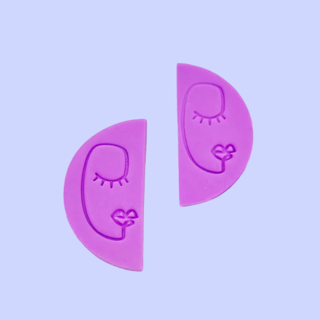 Χειροποίητα Σκουλαρίκια Καρφωτά από Πηλό Abstract Face Ανοιχτό Μωβ