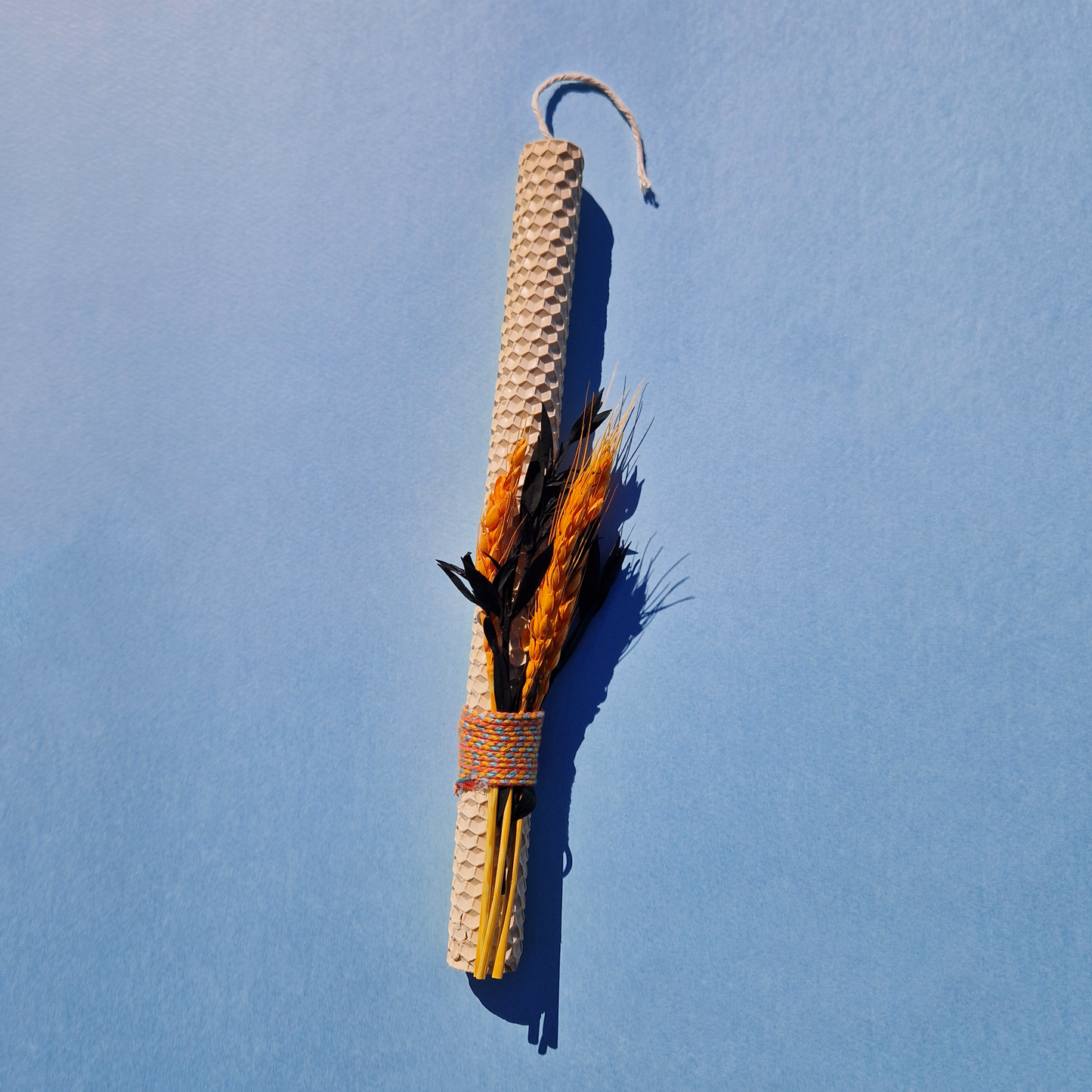 Πασχαλινή Λαμπάδα Χειροποίητη από Μελισσοκέρι Μπεζ με Αποξηραμένο Στάχυ και Πράσινα Φύλλα