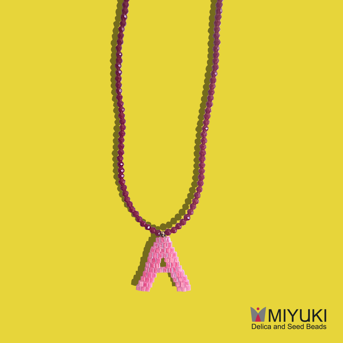 Custom Χειροποίητο Κολιέ Μονόγραμμα από Ροζ Χάντρες MIYUKI και Μπορντό Κρυσταλλάκια