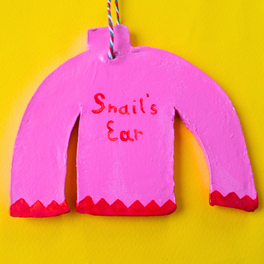 Χειροποίητο Χριστουγεννιάτικο Κεραμικό Στολίδι Ροζ Πουλόβερ Ugly Sweater Santa Claus