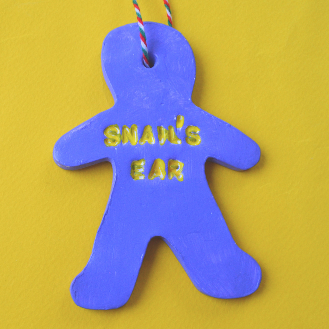 Χειροποίητο Χριστουγεννιάτικο Κεραμικό Στολίδι Λιλά Μπισκότο Gingerbread Man