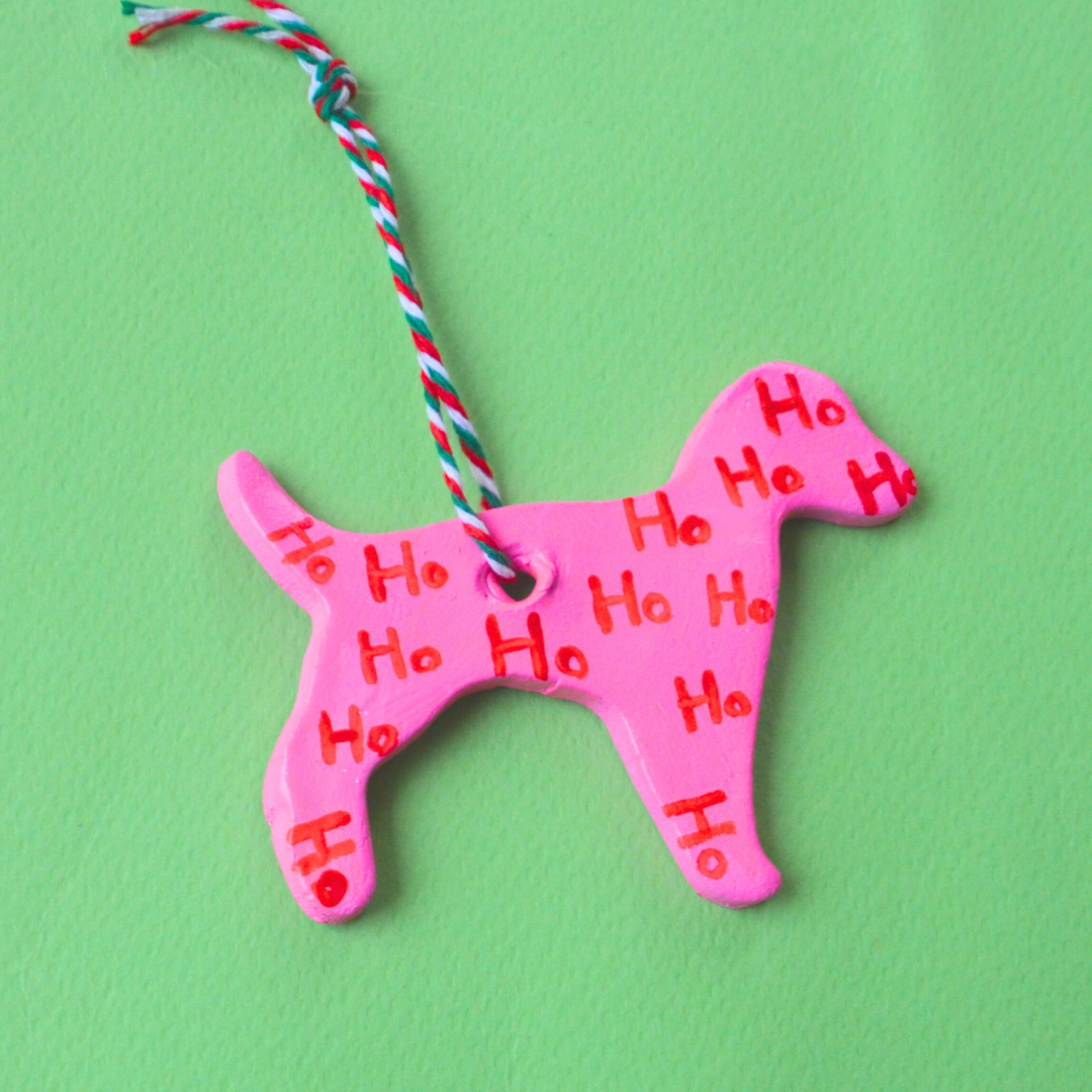 Χειροποίητο Χριστουγεννιάτικο Κεραμικό Στολίδι Ροζ Σκυλάκι Ho-Ho