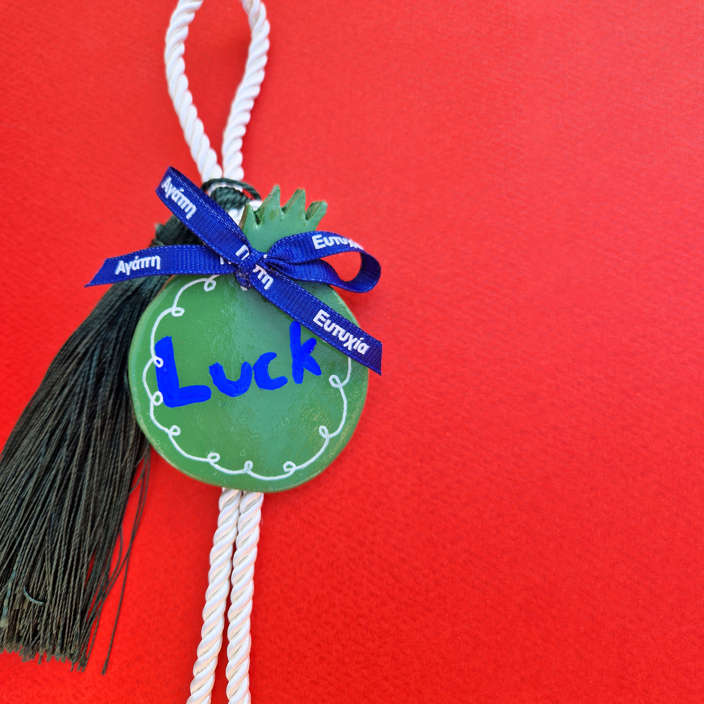 Κρεμαστό Χειροποίητο Κεραμικό Χριστουγεννιάτικο Γούρι 2026 Πράσινο Ρόδι Luck (Τύχη)