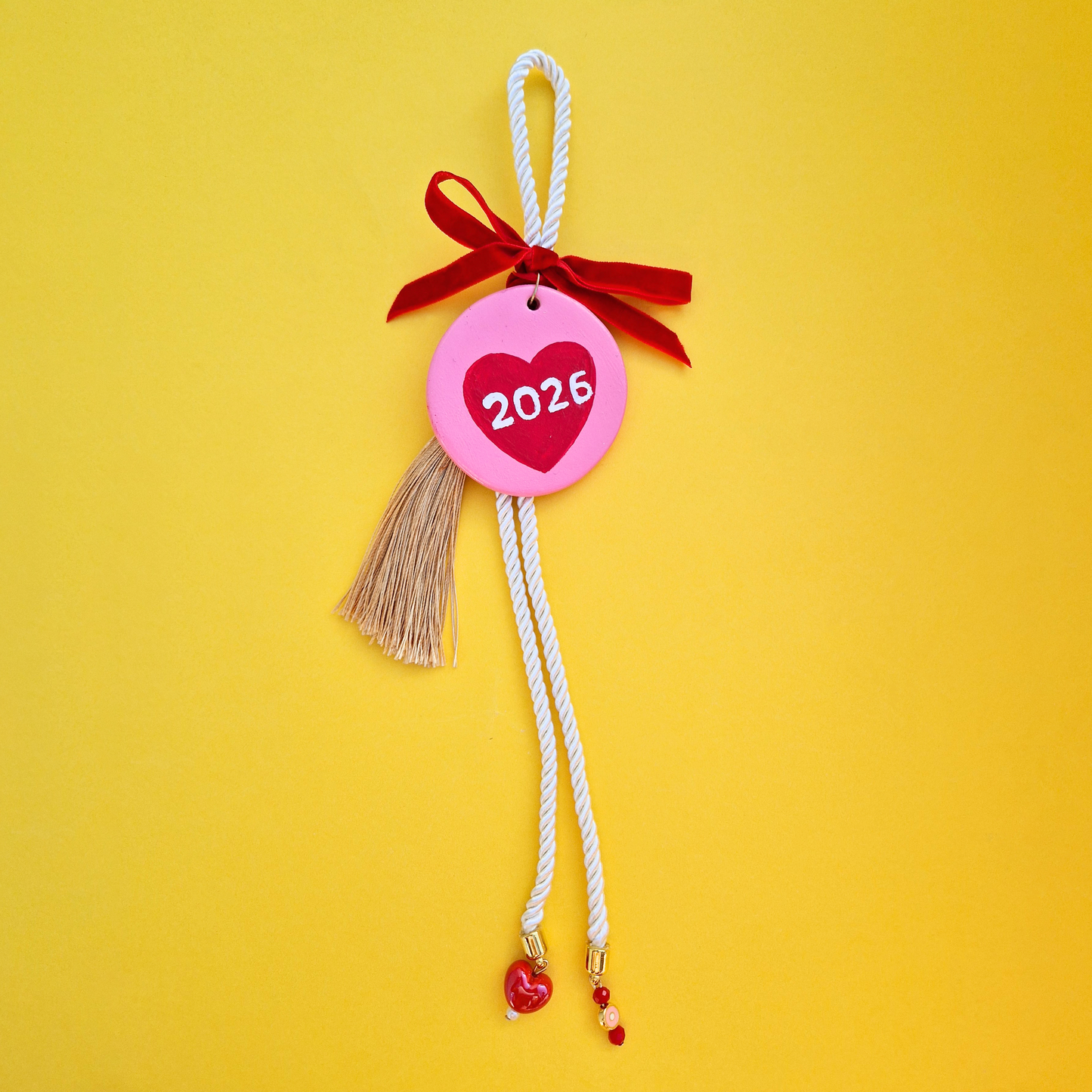 Κρεμαστό Χειροποίητο Κεραμικό Χριστουγεννιάτικο Γούρι 2026  Ροζ με Κόκκινη Καρδιά