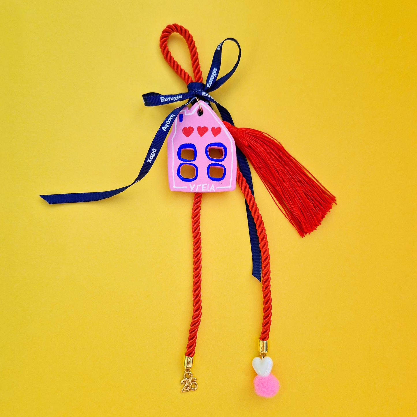 Κρεμαστό Χειροποίητο Κεραμικό Χριστουγεννιάτικο Γούρι 2026 Ροζ Σπιτάκι με Καρδούλες Υγεία