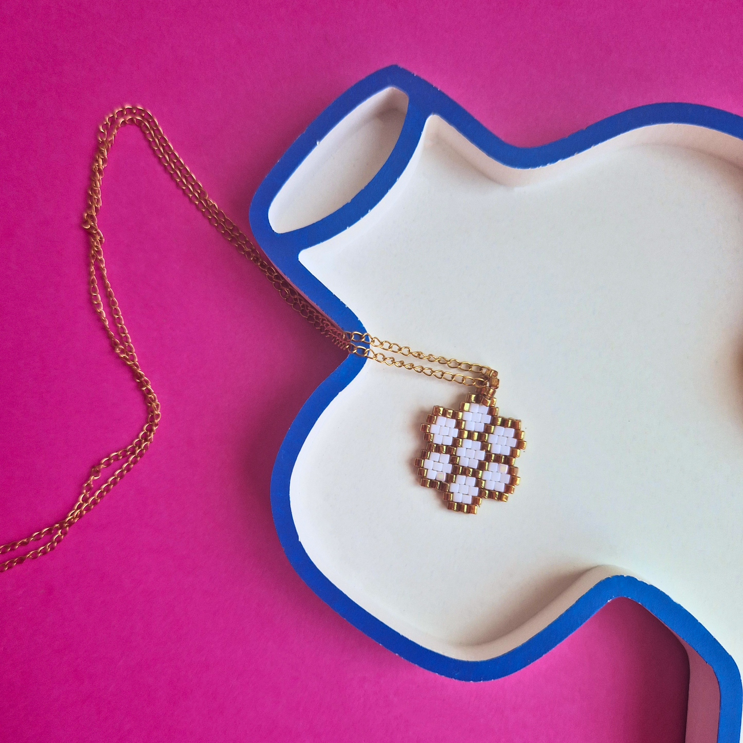 Χειροποίητο Κολιέ Λευκόχρυσο Λουλούδι από Χάντρες Miyuki σε Ατσάλινη Χρυσή Αλυσίδα