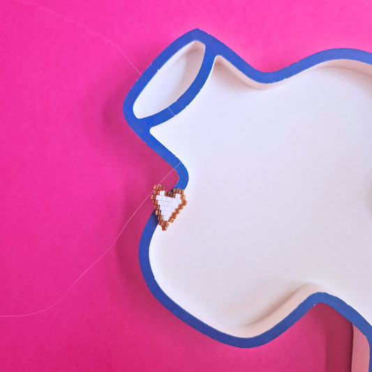 Χειροποίητο Κολιέ με Μικρή Λευκή Καρδιά από Χάντρες Miyuki σε Πετονιά