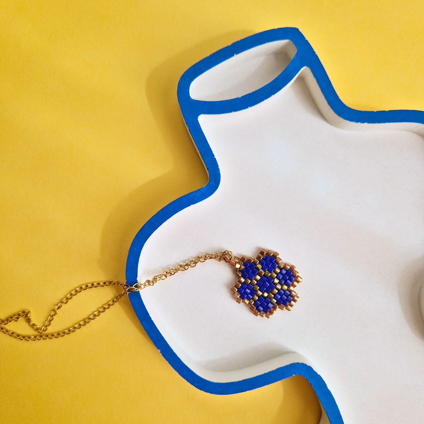 Χειροποίητο Κολιέ Μπλε-Χρυσό Λουλούδι από Χάντρες Miyuki σε Ατσάλινη Χρυσή Αλυσίδα