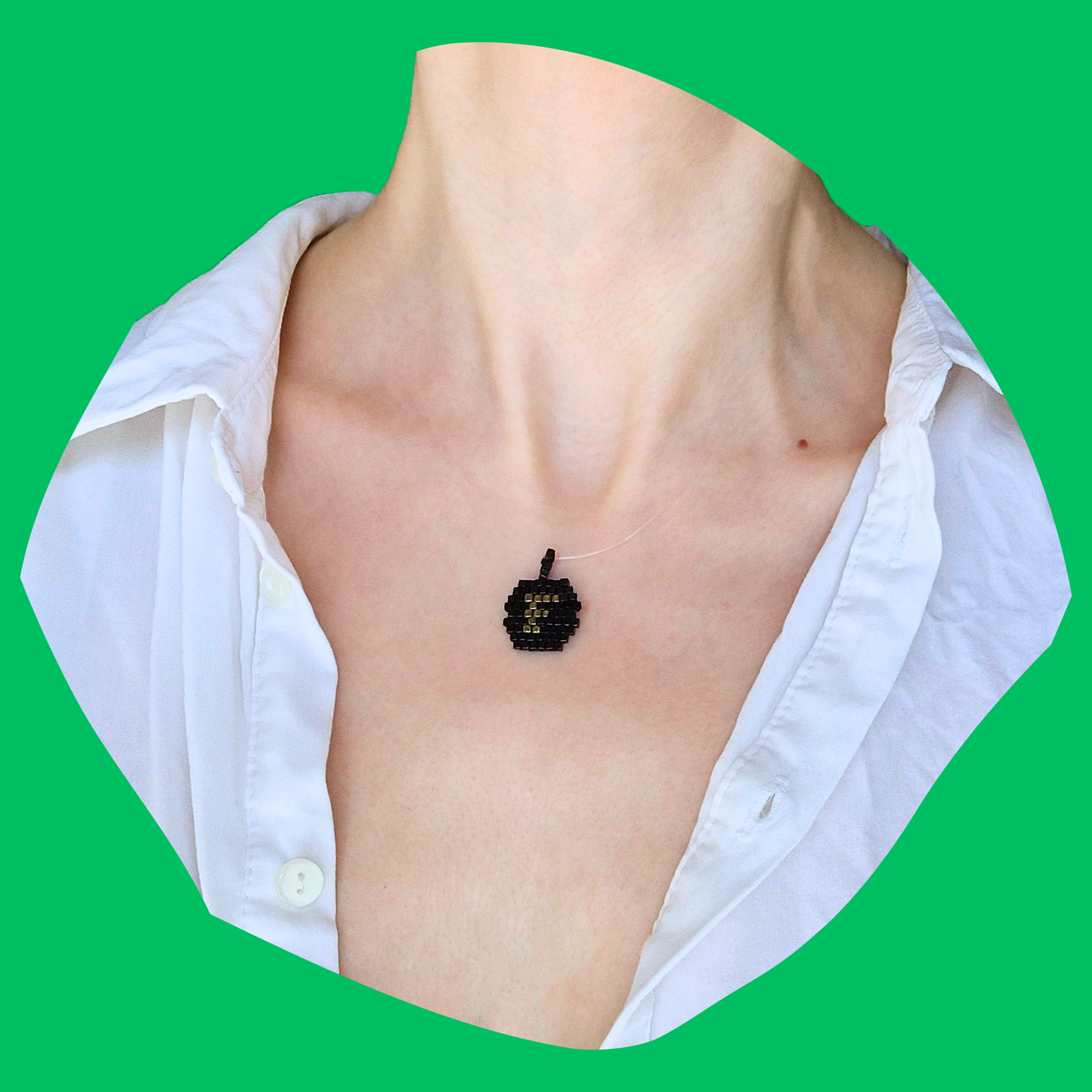 Χειροποίητο Κολιέ Χρυσό Μονόγραμμα σε Μαύρο Φόντο από Χάντρες Miyuki σε Πετονιά