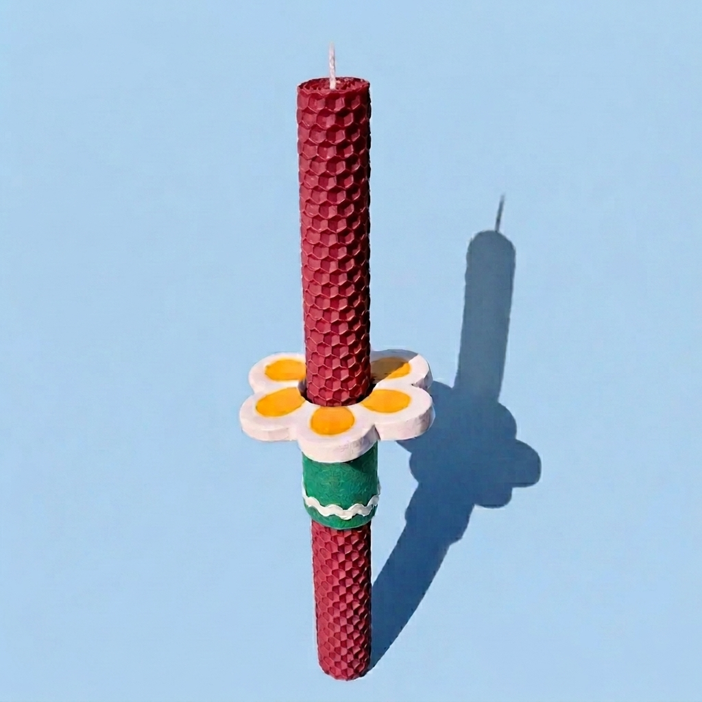 Πασχαλινή Λαμπάδα Χειροποίητη από Μελισσοκέρι Λιλά με Κεραμικό Στοιχείο Λευκό-Κίτρινο Λουλούδι