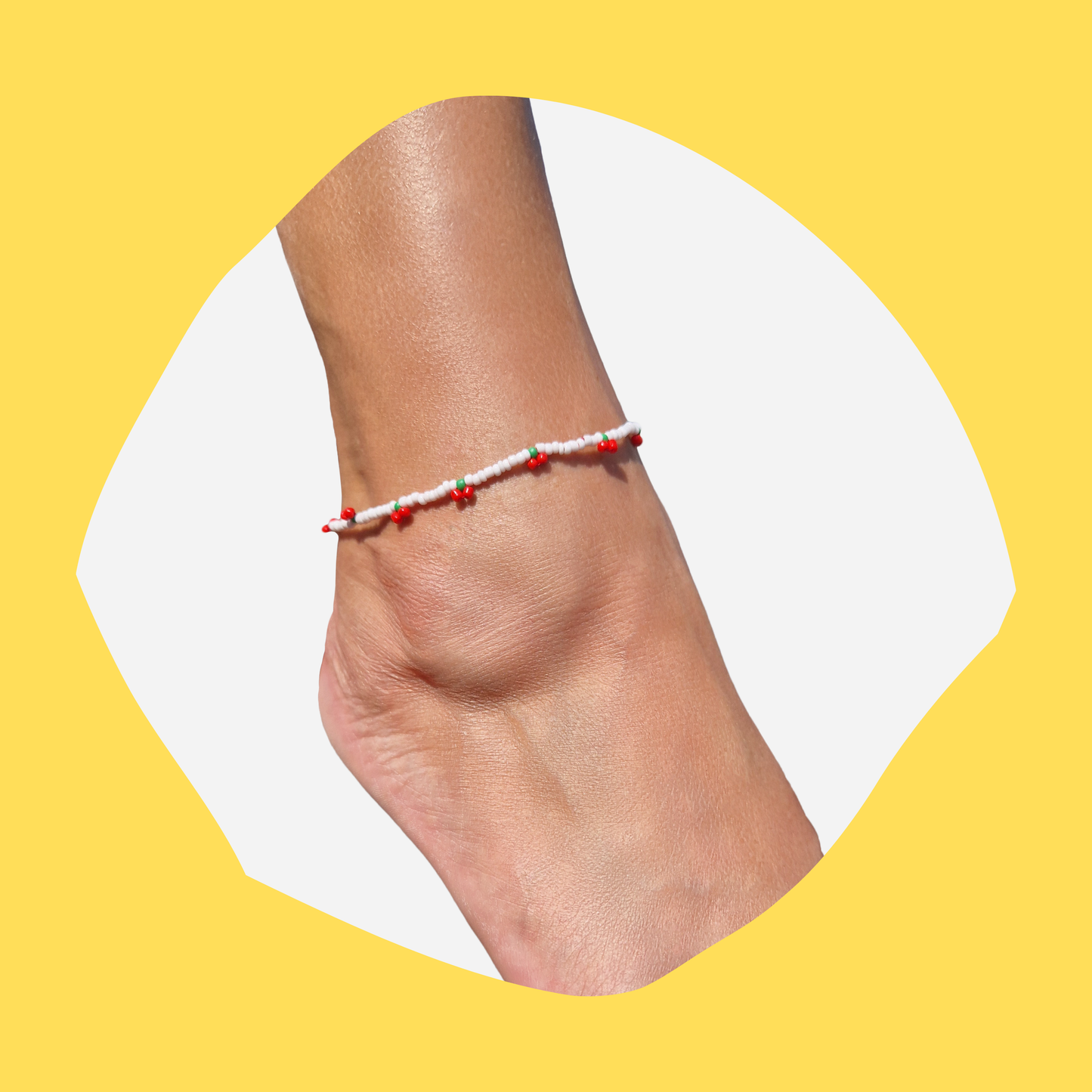 Χειροποίητο Βραχιόλι Ποδιού Λευκό με Κερασάκια από Χάντρες