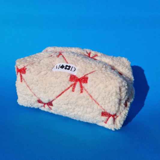 Χειροποίητο Καπιτονέ Κρεμ Νεσεσέρ Καλλυντικών Makeup Bag με Κόκκινα Φιογκάκια Bow