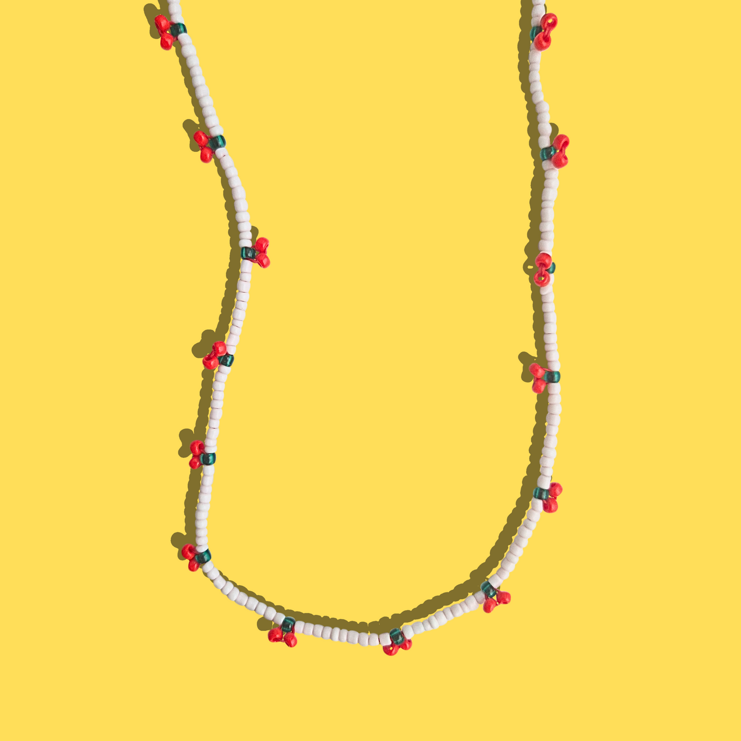 Χειροποίητο Κολιέ από Χάντρες με Κερασάκια