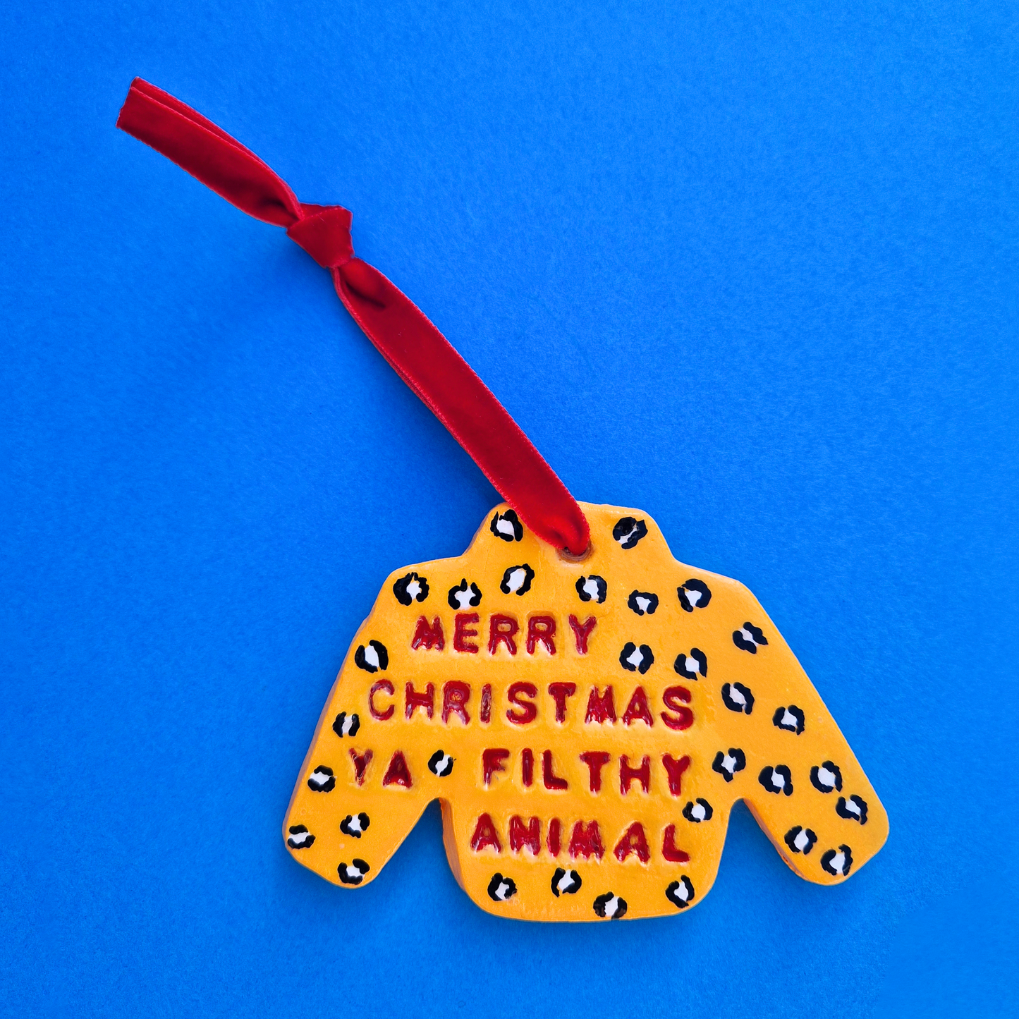 Χειροποίητο Χριστουγεννιάτικο Κεραμικό Στολίδι Λεοπάρ Κίτρινο Πουλόβερ Merry Christmas Ya Filthy Animal