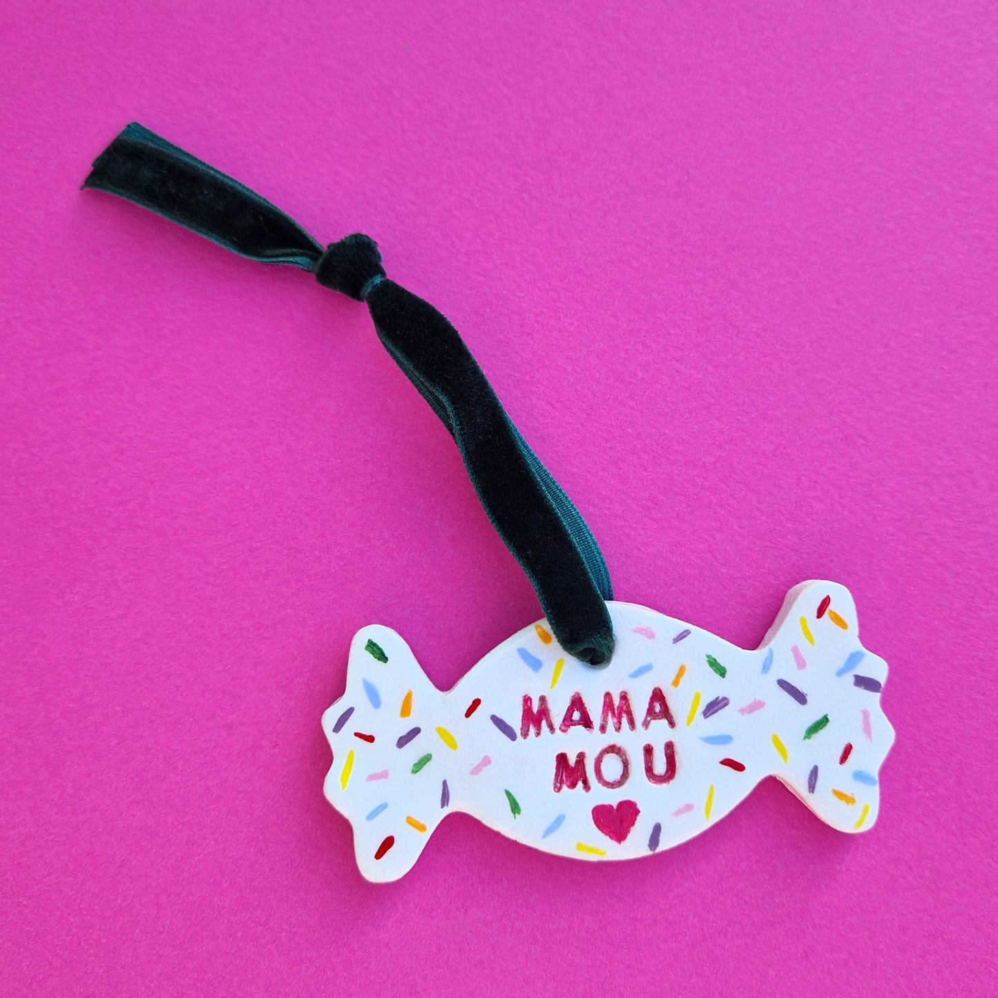 Χειροποίητο Χριστουγεννιάτικο Κεραμικό Στολίδι Λευκή Καραμέλα Μαμά μου 💜