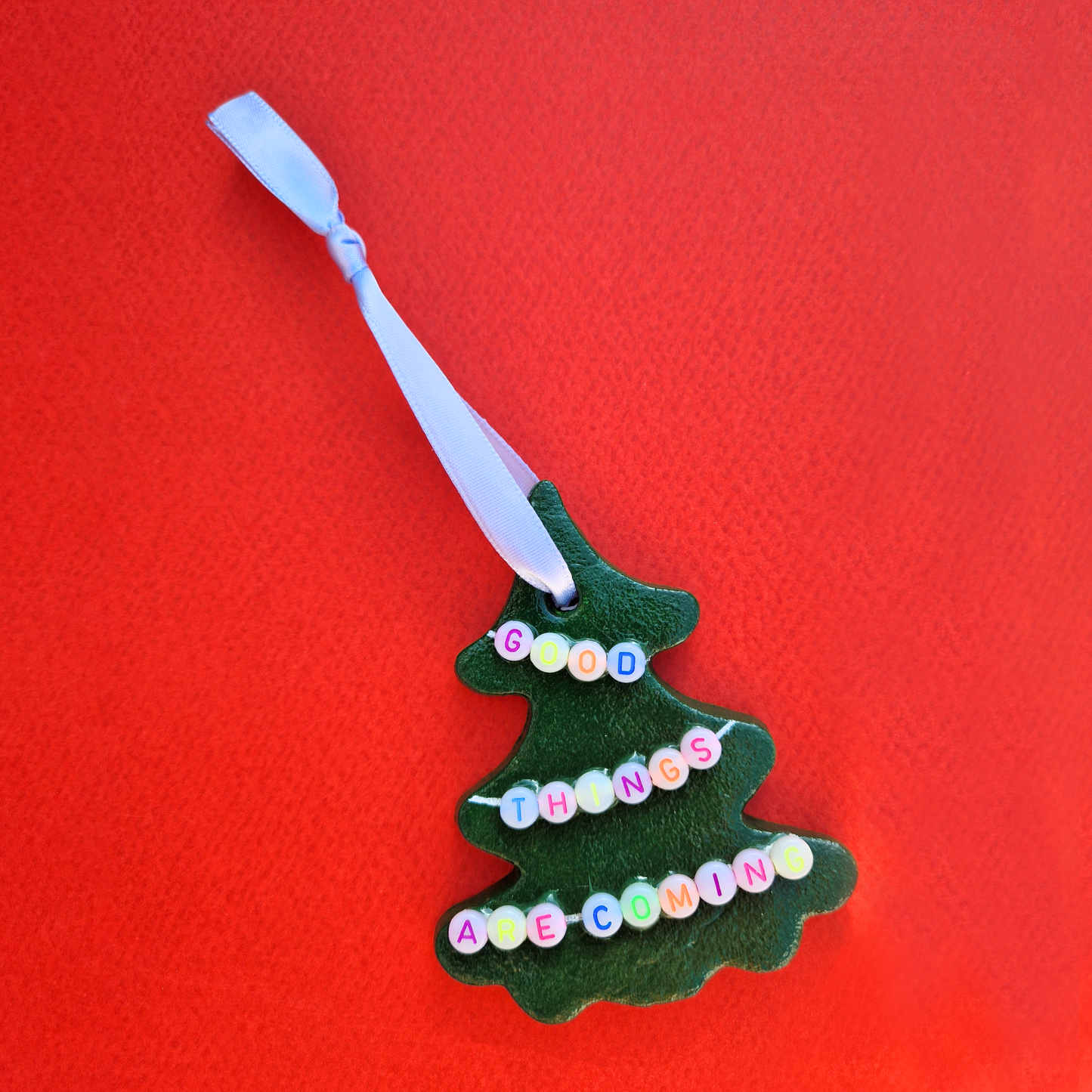 Χειροποίητο Χριστουγεννιάτικο Κεραμικό Στολίδι Πράσινο Έλατο Good Things Are Coming