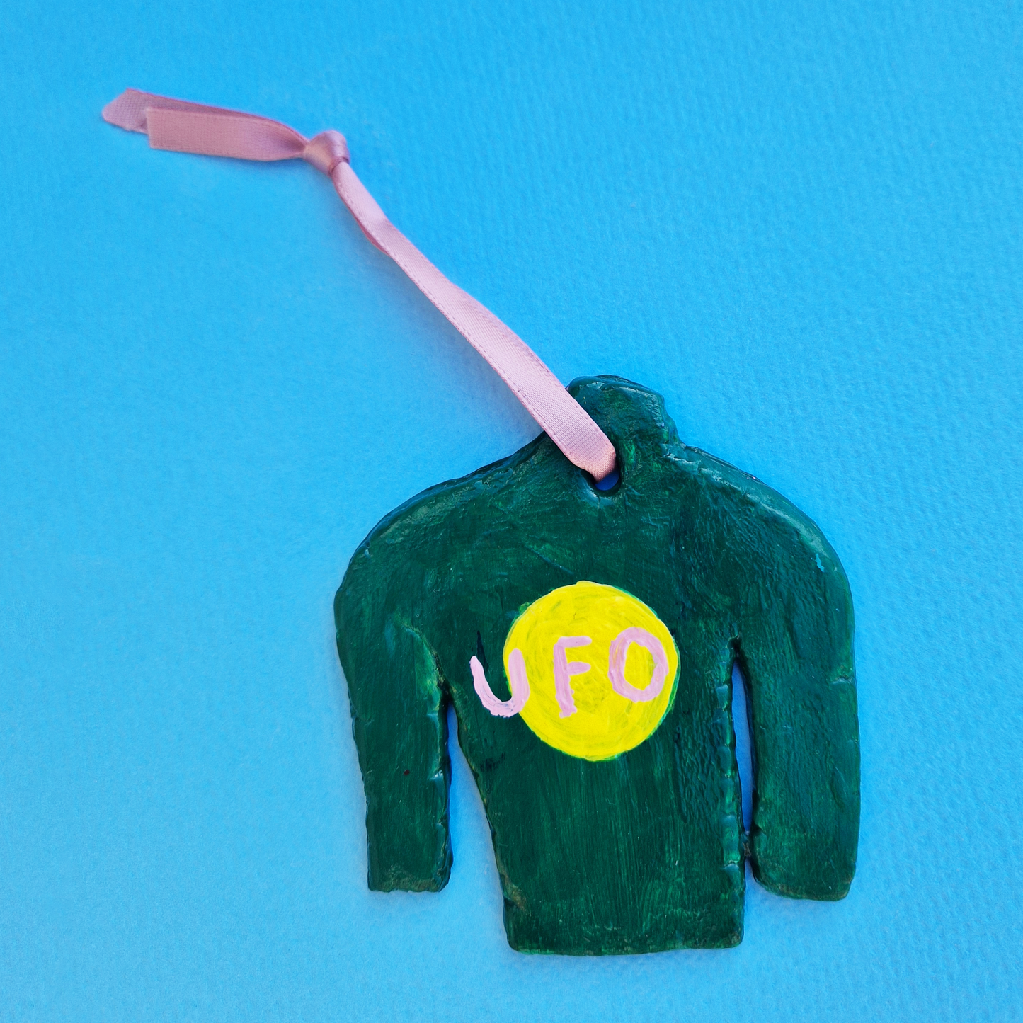 Χειροποίητο Χριστουγεννιάτικο Κεραμικό Στολίδι Πράσινο Πουλόβερ Ugly Sweater UFO