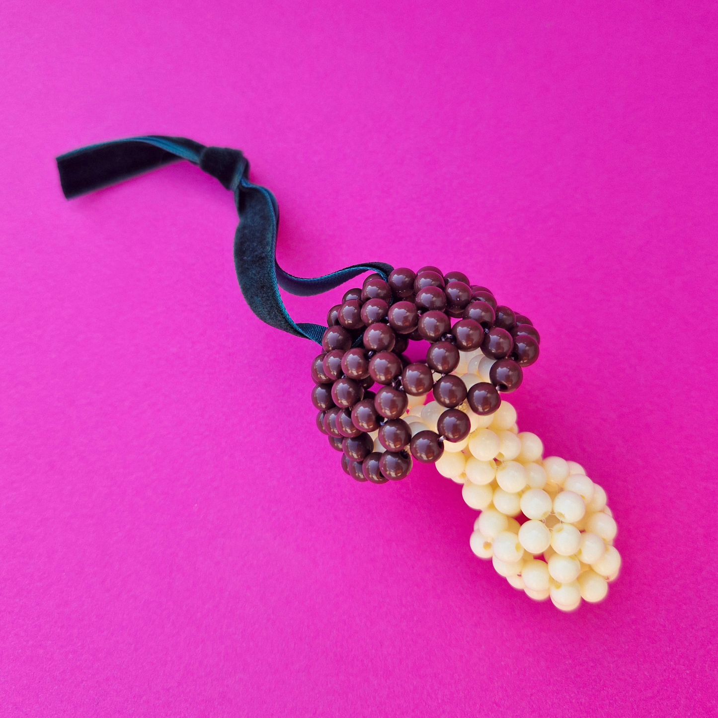 Χειροποίητο Χριστουγεννιάτικο Στολίδι από Χάντρες Καφέ-Λευκό Μανιτάρι