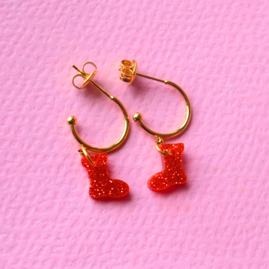 Χριστουγεννιάτικα Ατσάλινα Χρυσά Σκουλαρίκια με Πλέξι Κόκκινη Glitter Μπότα